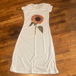 NWT Floral Blooming Maxi Dress